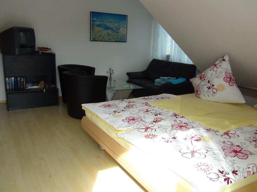 Haus Erika Am Weg Bed and Breakfast Kesswil Kamer foto
